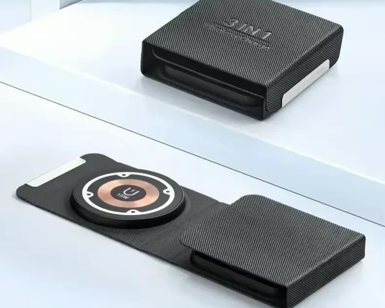 3-in-1 Magnetic Wireless Charging Station