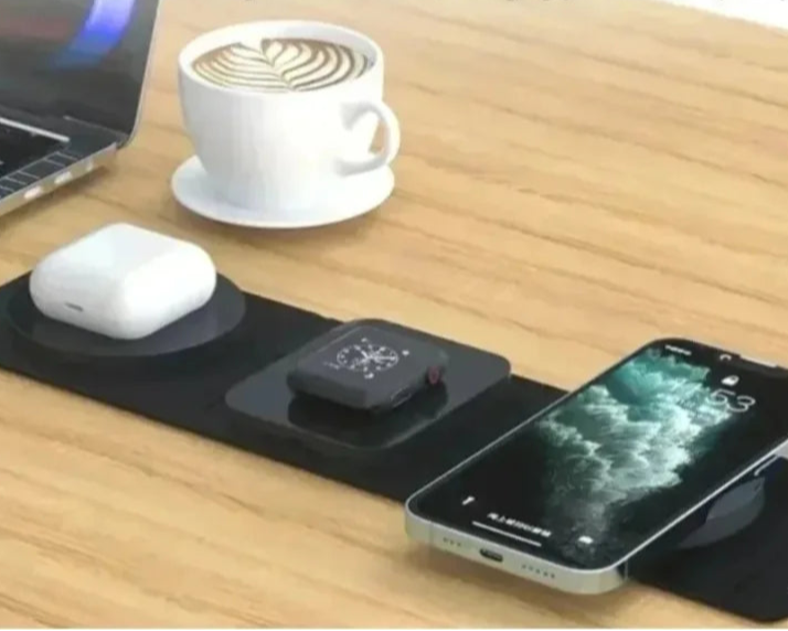 3-in-1 Magnetic Wireless Charging Station